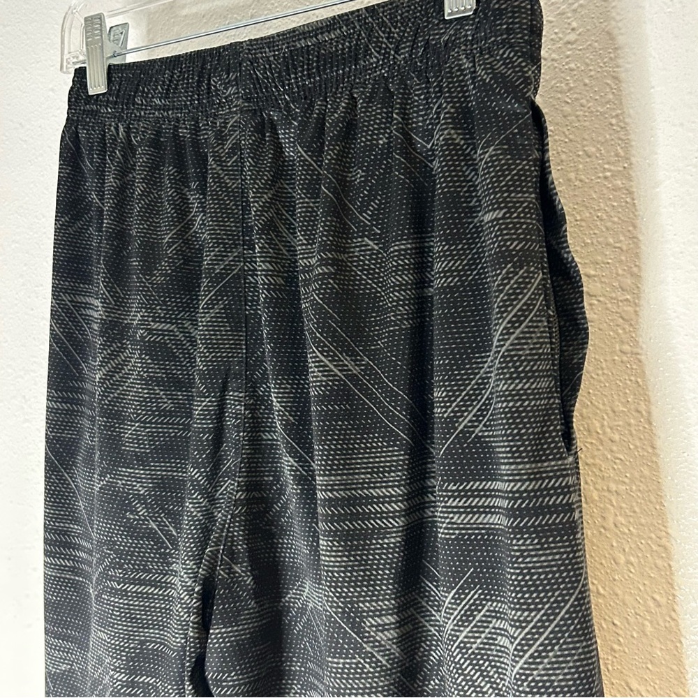 Champion Black Patterned Athletic Shorts Size Medium - Picture 4 of 5